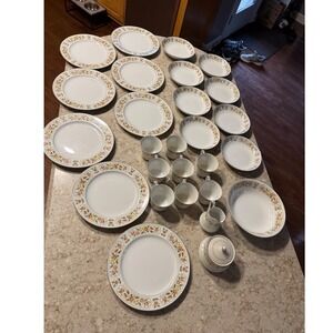 Fine China Japan Suzy 3101 Floral Dinnerware‎ Set 27 Piece Vintage Porcelain